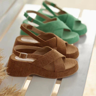 Amelia - Komfortable sandaler med en struktureret krydsrem