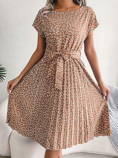 Sommerkjole med Blomsterprint | Plisseret Design | Let & Elegant