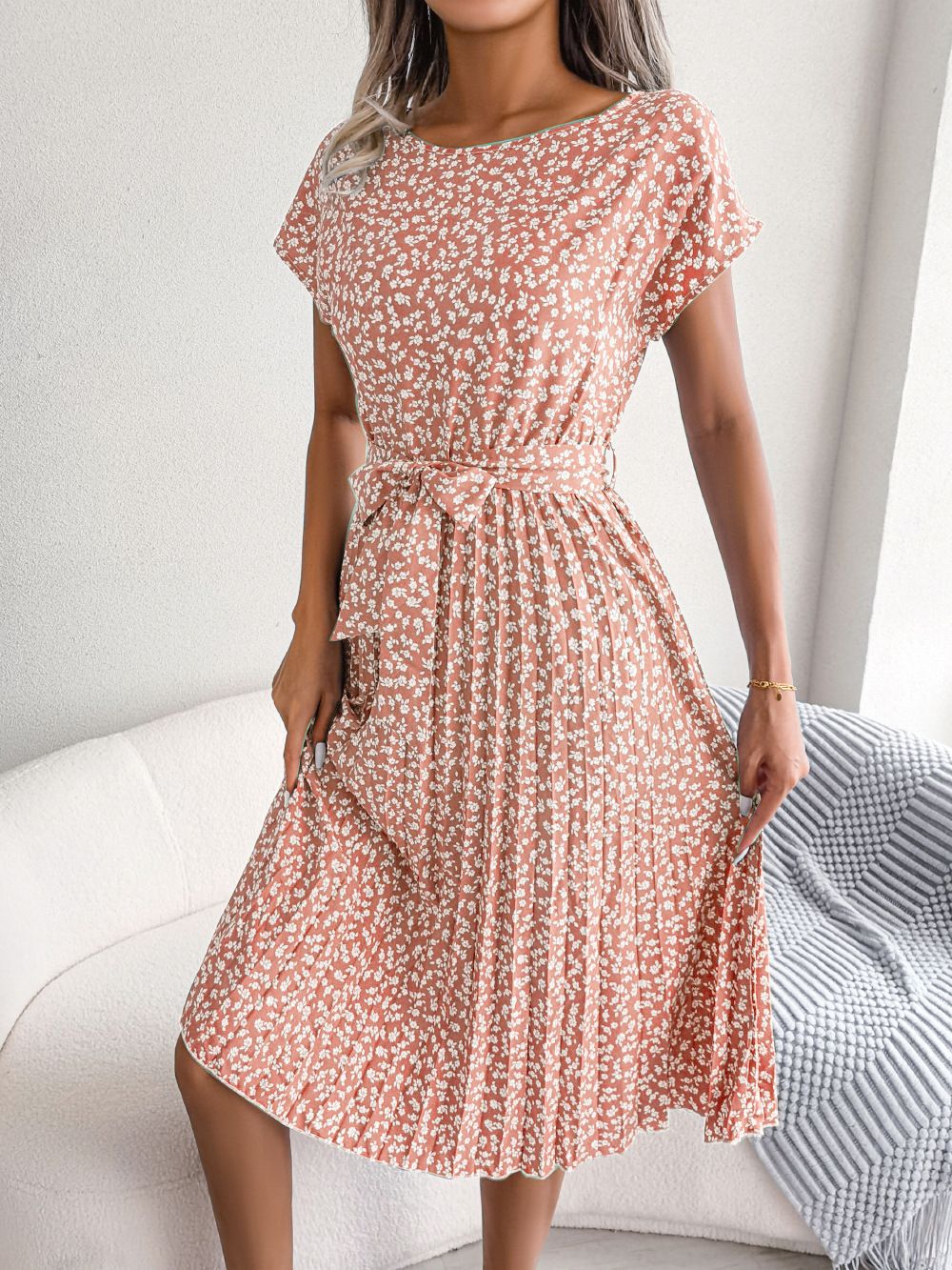 Sommerkjole med Blomsterprint | Plisseret Design | Let & Elegant