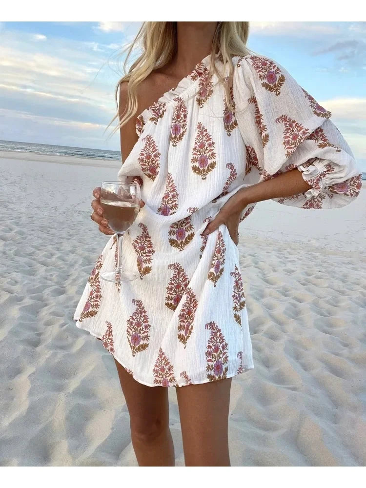 One-Shoulder Kjole med Blomsterprint | Pufærme | Let & Sommerlig