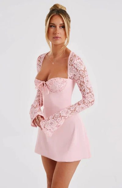 Chic Aftenkjole | Fine Blondedetaljer | Tidløs Elegance