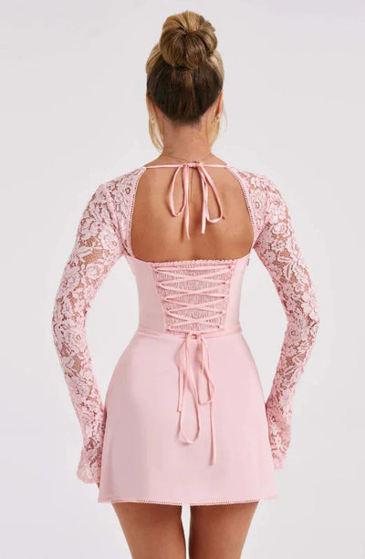 Chic Aftenkjole | Fine Blondedetaljer | Tidløs Elegance