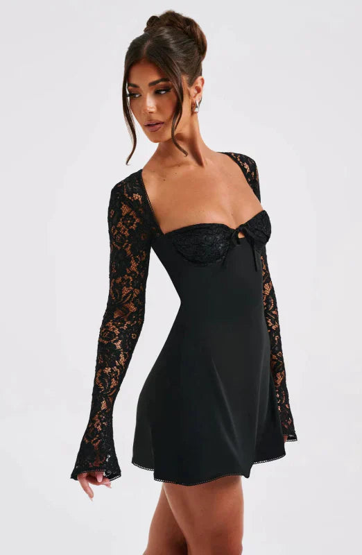 Chic Aftenkjole | Fine Blondedetaljer | Tidløs Elegance
