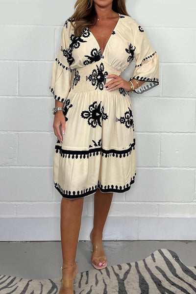Arely Bohemian Midi-kjole med V-hals og print